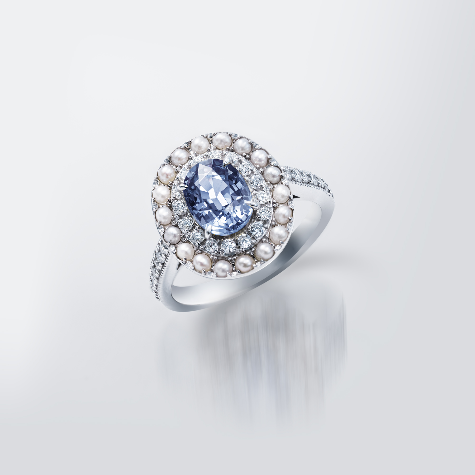 Pt製　ブルーサファイアベビーパールダイヤモンドリング　S=1.98ct　D=0.35ct