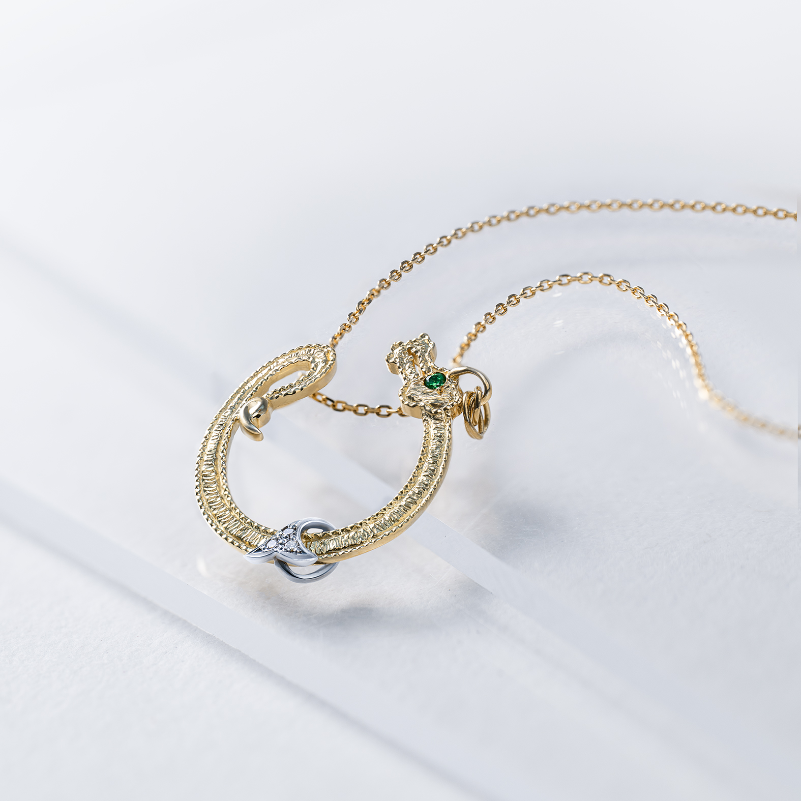 Pt/K18製　サファイアダイヤモンドペンダントネックレス　S=0.01ct　D=0.01ct