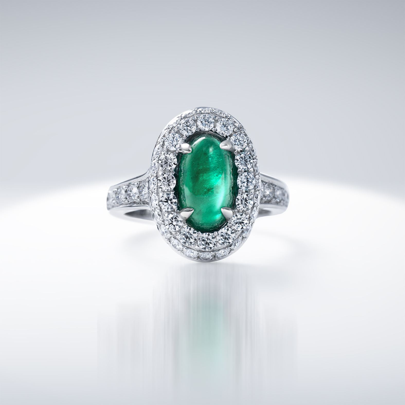 （1）Pt製　エメラルドダイヤモンドリング　E=2.28ct　D=1.28ct