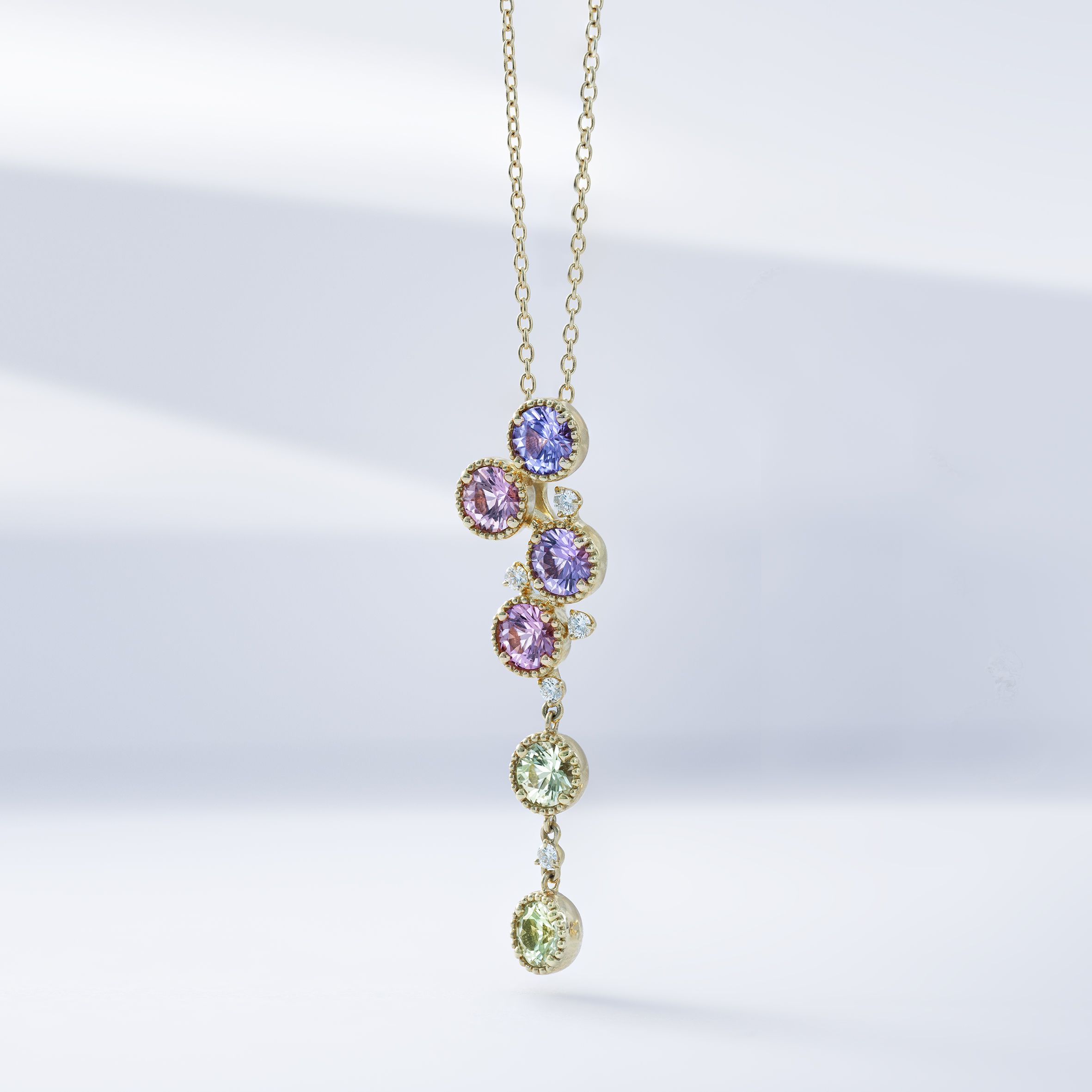 K18製　ナチュラルサファイアダイヤモンドペンダントネックレス　S=2.38ct　D=0.09ct
