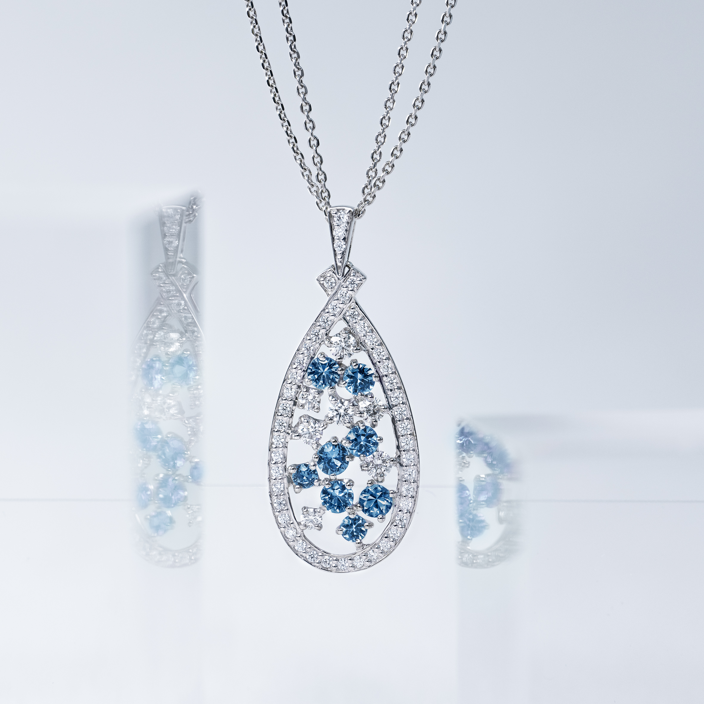 Pt製　サファイアダイヤモンドネックレス　S=0.92ct　D=0.55ct